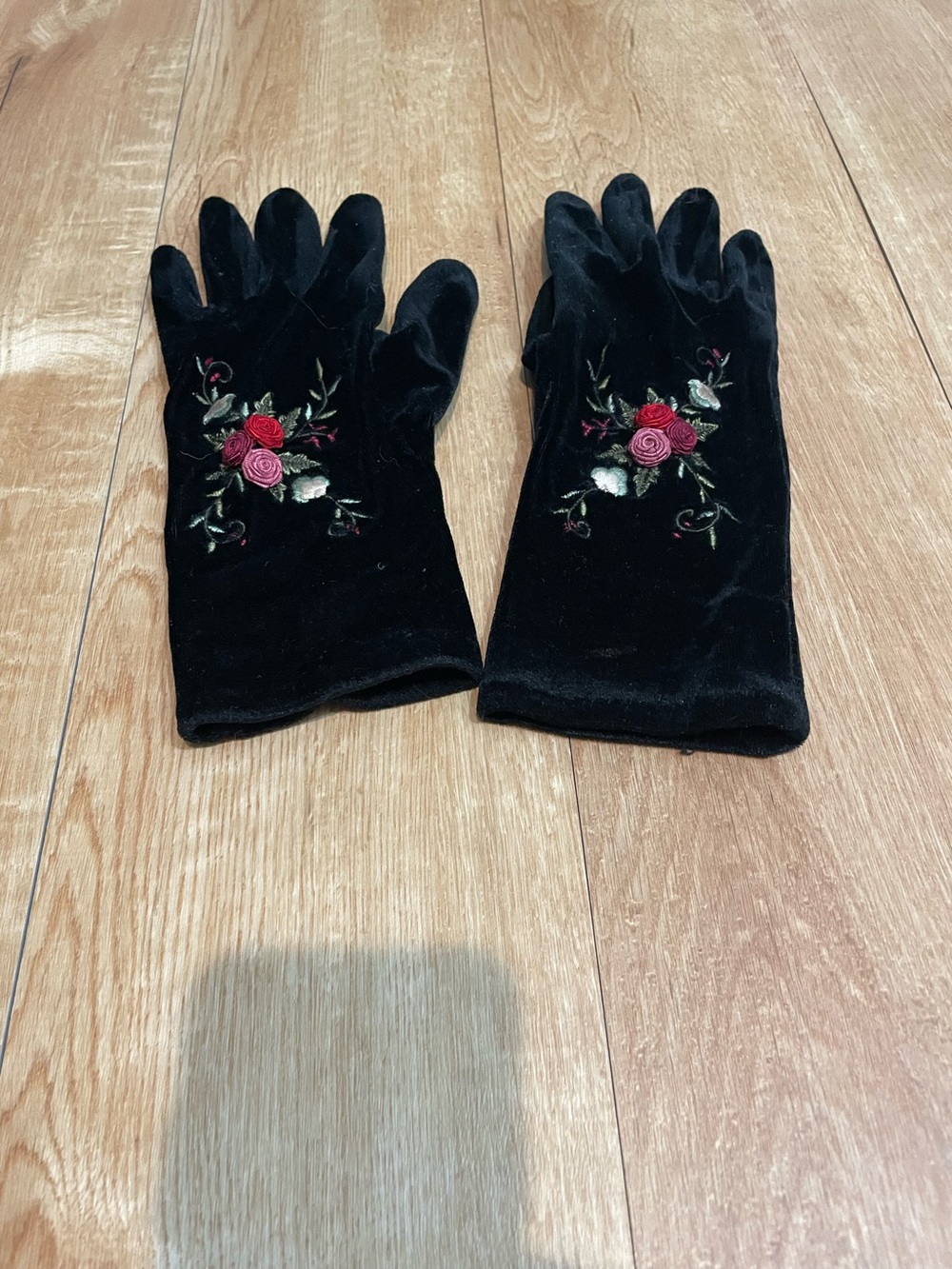Vintage Black Velvet Embroidered Floral Dress Gloves Women’s Lined Soft